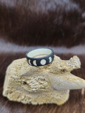 Enso Moon Phase Inlay Silicon Ring Size 11